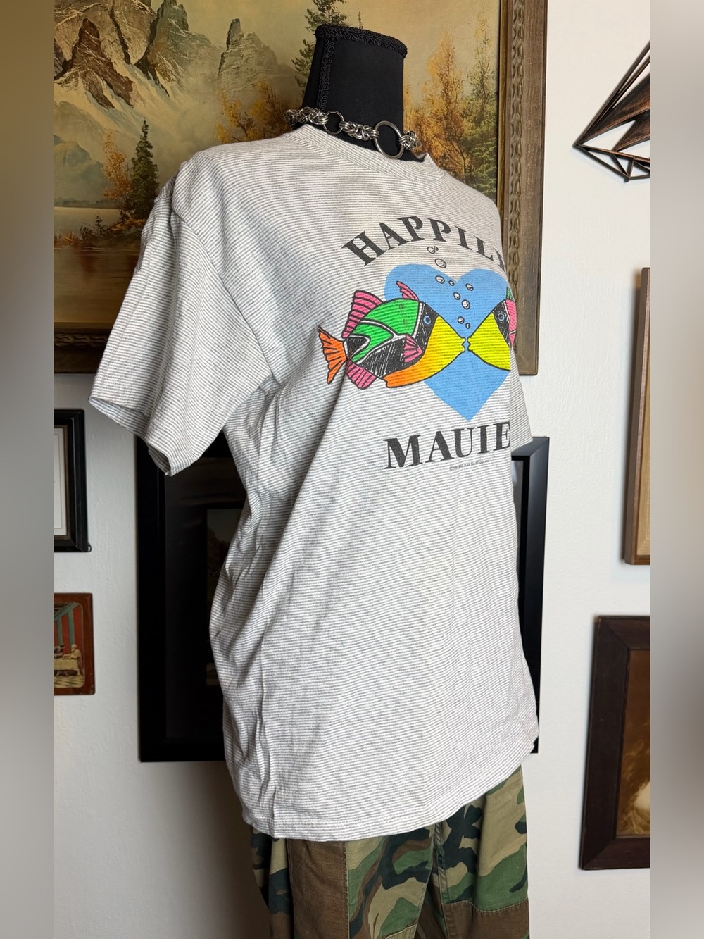Vintage 90s Happily Mauied Souvenir Cropped Tshirt - Picture 4 of 10